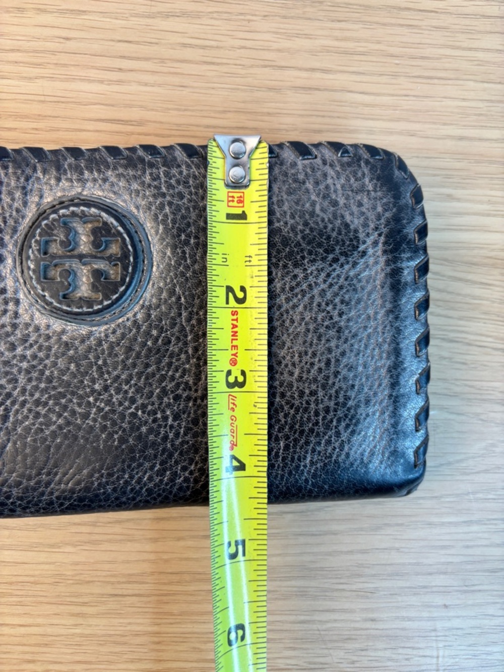 Tory Burch Chelsea Black/Gray Pebbled Leather Zip-Around Wallet Whipstitch Trim - Picture 13 of 13